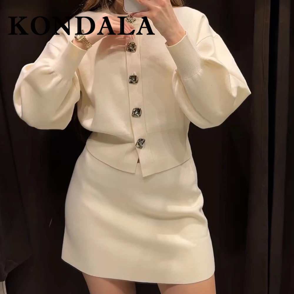 Fashion Street Night - KONDALA シックで豪華なエレガントな白いスーツ、花柄ボタンのニットウェア＋セクシーなタイトミニスカート、2025年春のナイトパーティー向けファッションセット